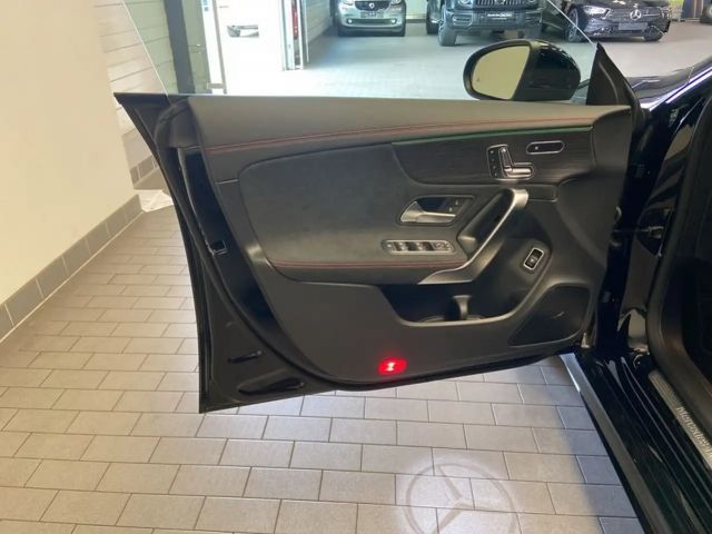 Mercedes-Benz CLA 180 CLA