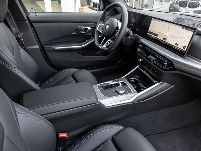 BMW 320 320i M-Sport Sedan