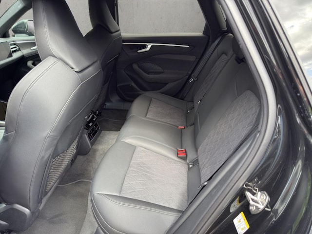 Audi A6 Avant Quattro S-Tronic