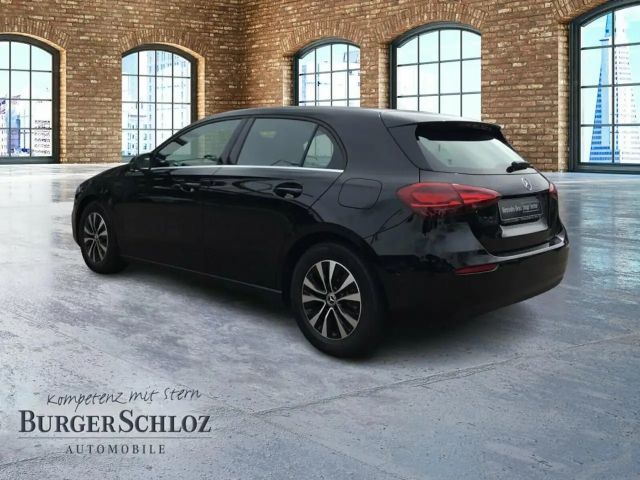 Mercedes-Benz A 180 PDC SHZ LED SpurH AUT LM KAM KlimaA