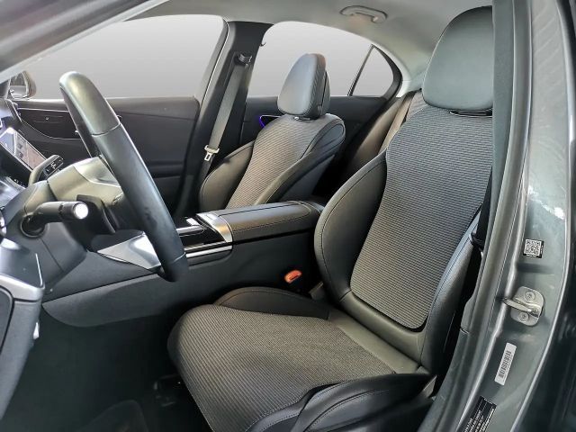 Mercedes-Benz C 180 AVANTGARDE Sedan