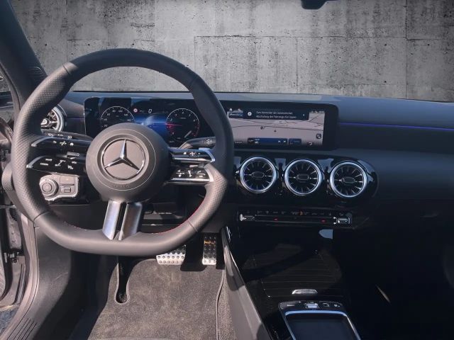 Mercedes-Benz A 200 AMG Line