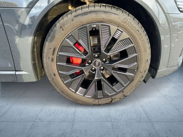 Audi Q8 e-tron 55 S-Line
