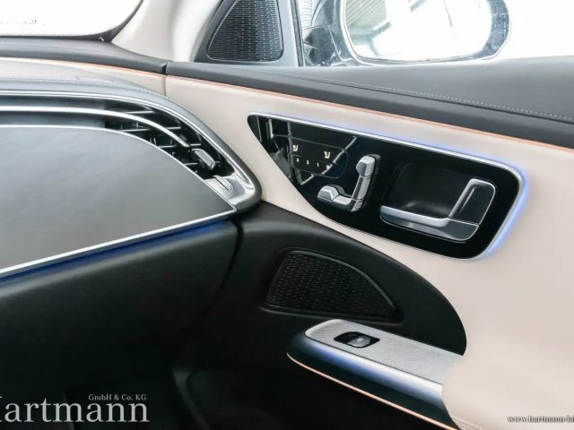 Mercedes-Benz E 200 AVANTGARDE Sedan