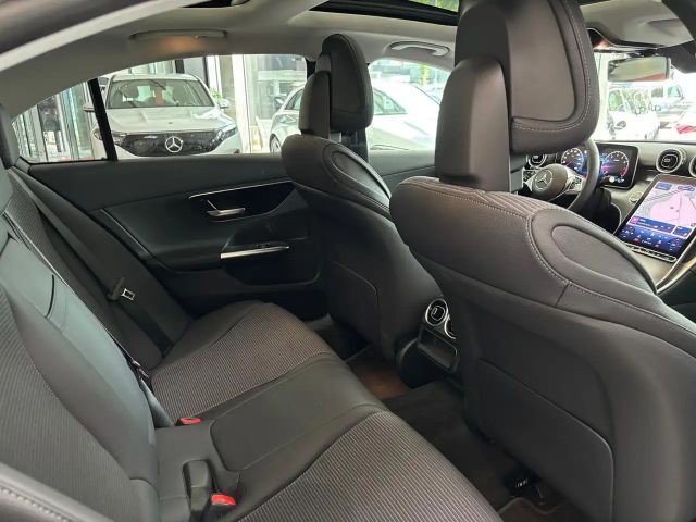 Mercedes-Benz C 200 Sedan