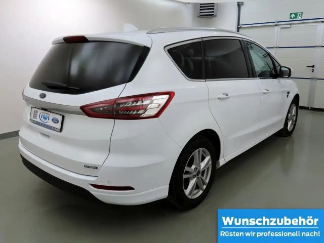 Ford S-Max Titanium
