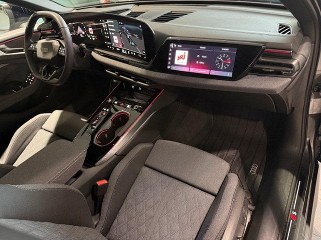 Audi A6 Avant Quattro S-Tronic