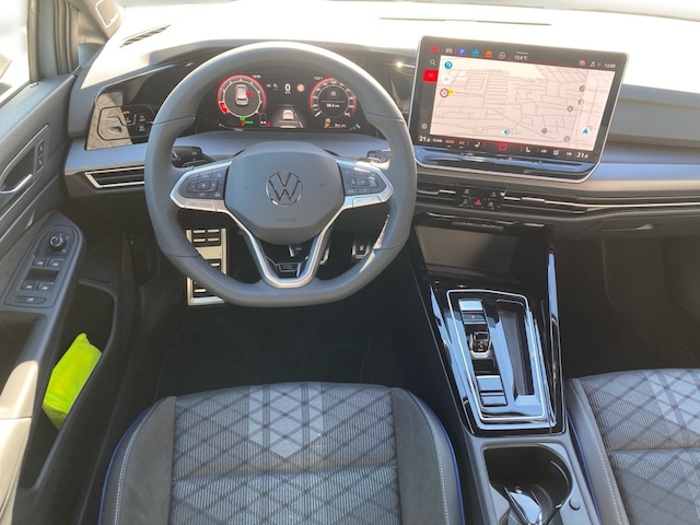 Volkswagen Golf 1.5 eTSI DSG Golf VIII IQ.Drive