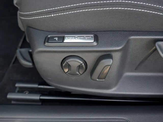 Volkswagen Passat 1.5 TSI Business DSG Variant