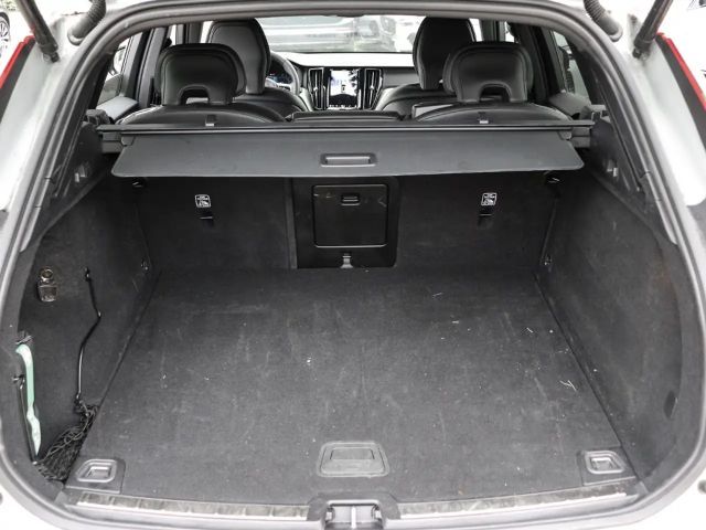 Volvo XC60 AWD Dark Plus