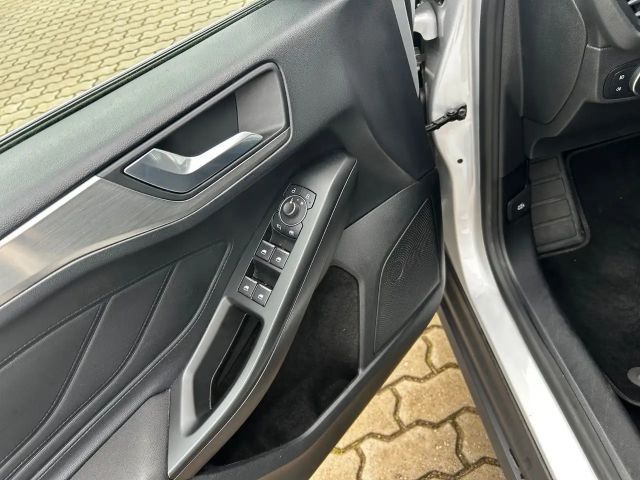 Ford Focus Titanium Wagon