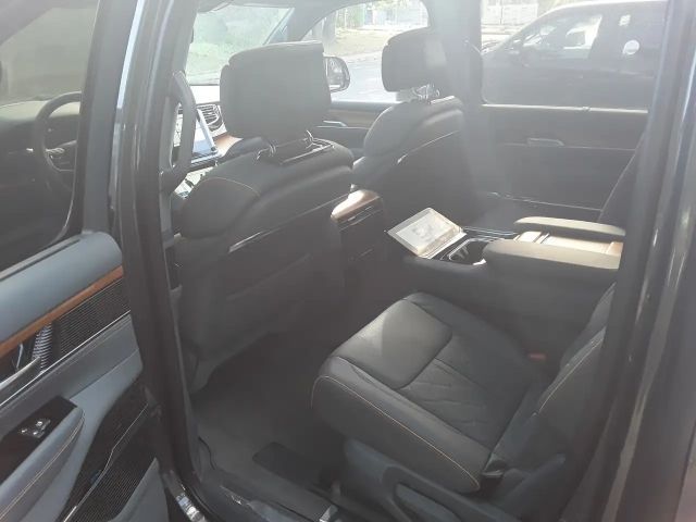 Jeep Wagoneer Series III