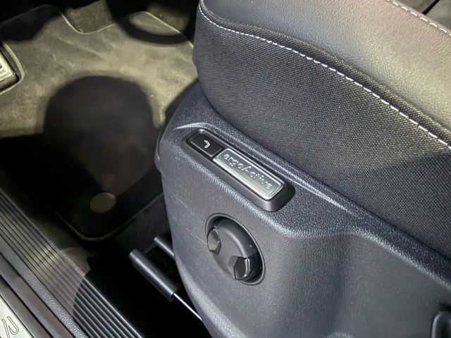 Volkswagen T-Roc 1.5 TSI DSG R-Line