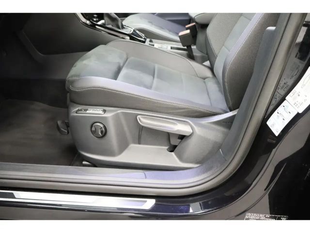 Volkswagen T-Roc 1.5 TSI DSG R-Line