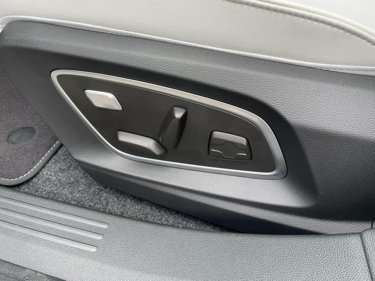 Renault Scenic E-Tech Iconic