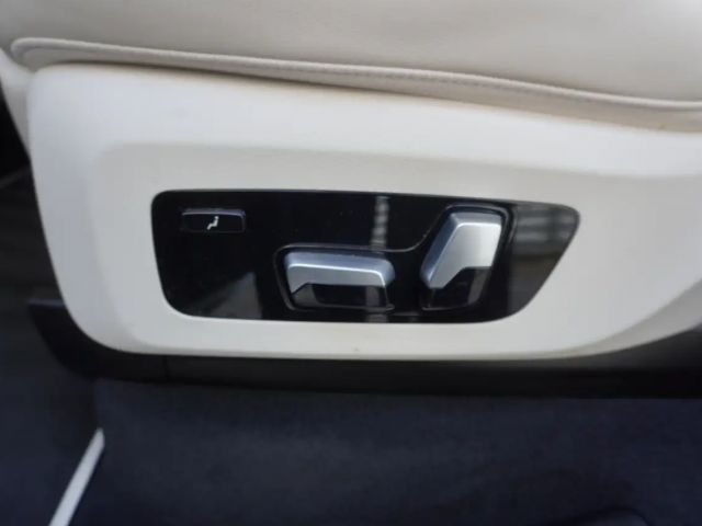 BMW X7 M 50i HeadUp Laser AHK SkyLounge Aktivlenkung 6-Sitz