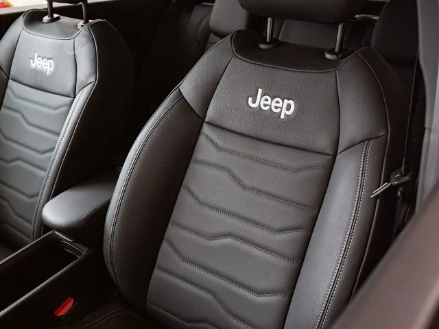 Jeep Avenger Altitude Full-Electric