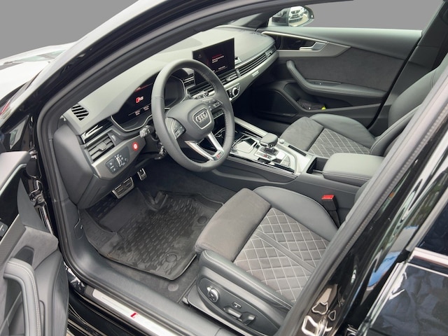 Audi RS4 Avant Quattro