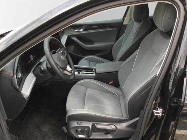 Volkswagen Passat 1.5 eTSI Business DSG IQ.Drive