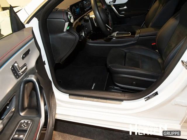 Mercedes-Benz CLA 200 AMG Line Shooting Brake