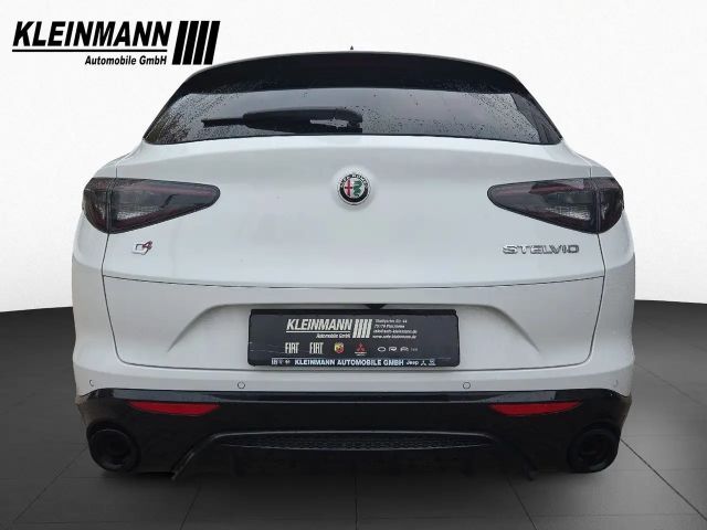Alfa Romeo Stelvio AT8 Q4 Veloce