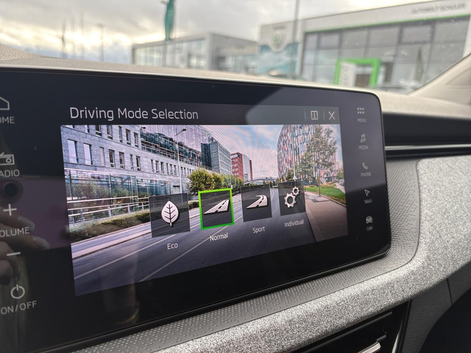 Skoda Scala 1,5 TSI DSG Balance AHK Matrix