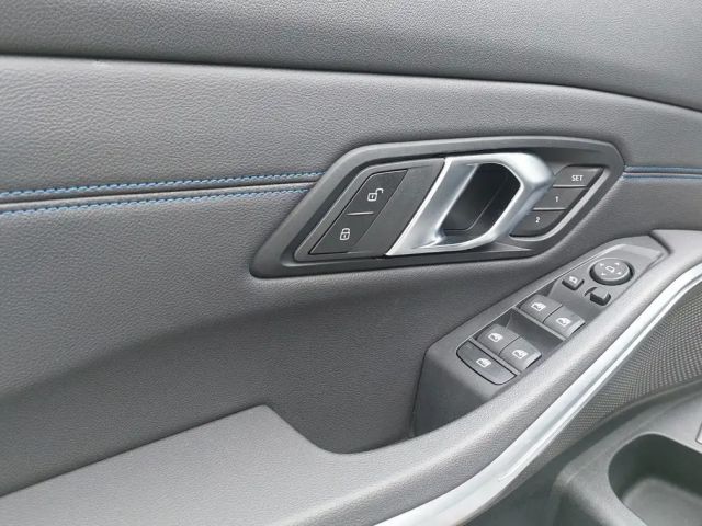 BMW 320 320d M-Sport Touring xDrive