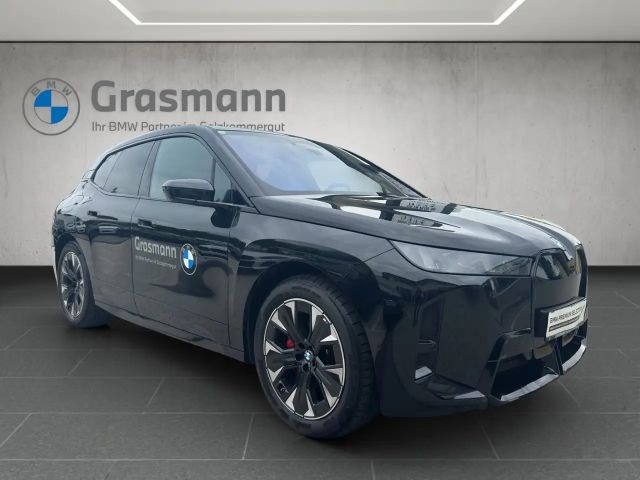 BMW iX xDrive45