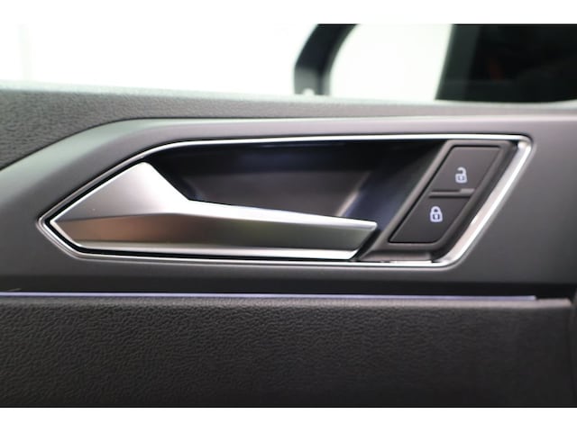 Volkswagen Taigo 1.0 TSI DSG R-Line