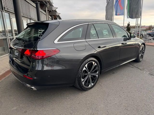 Mercedes-Benz E 300 AVANTGARDE E 300 de