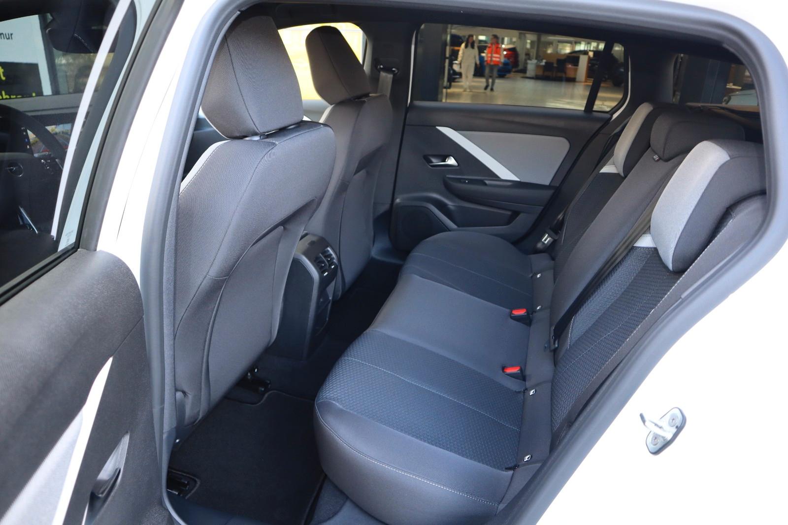 Opel Astra 1.2 Turbo Edition Sports Tourer