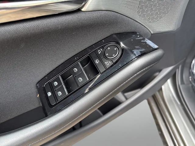 Mazda 3 2.5L SkyActiv e-Skyactiv