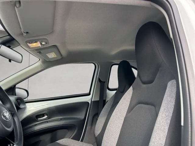 Toyota Aygo X Hatchback Play X-play