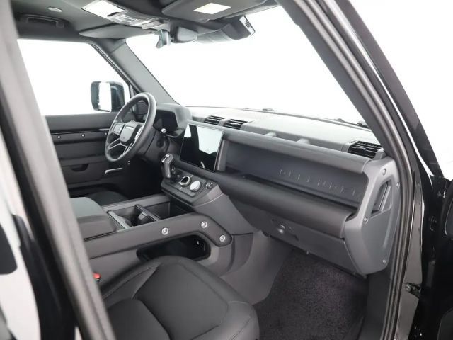 Land Rover Defender 110 Dynamic SE