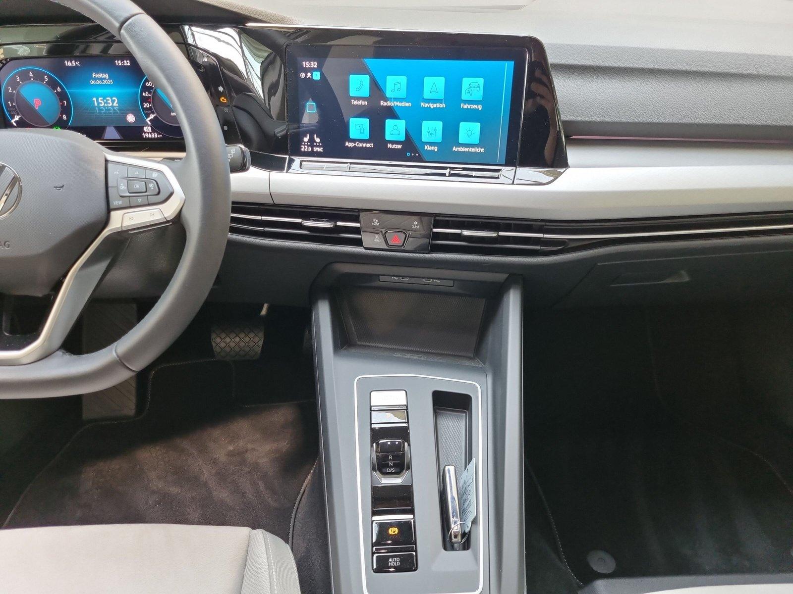 Volkswagen Golf 1.5 eTSI Golf VIII Life