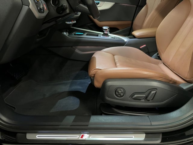 Audi A4 40 TDI Avant S-Line S-Tronic