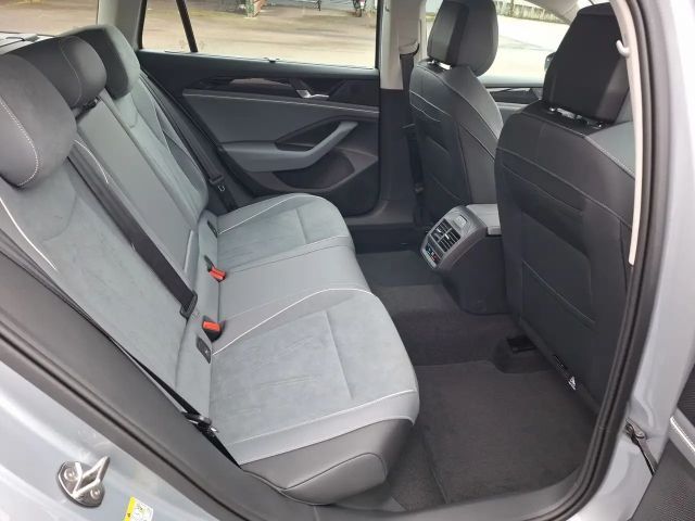 Volkswagen Passat 1.5 eTSI Business Variant