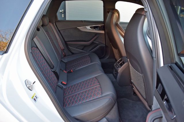 Audi RS4 Avant Quattro