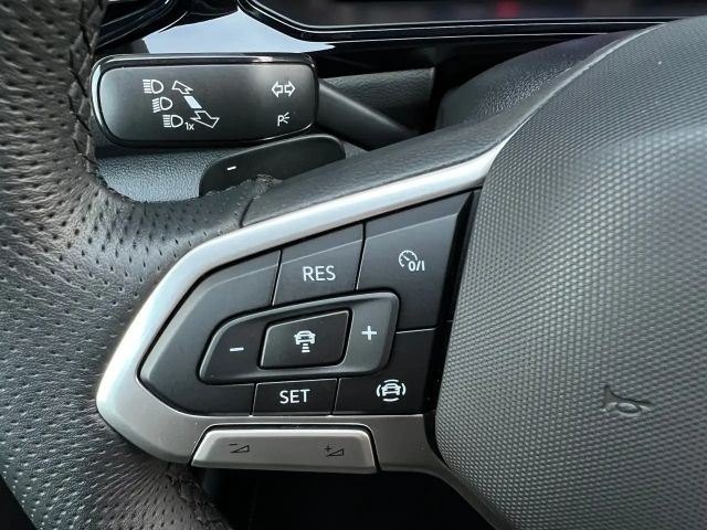 Volkswagen T-Roc 1.5 TSI DSG R-Line