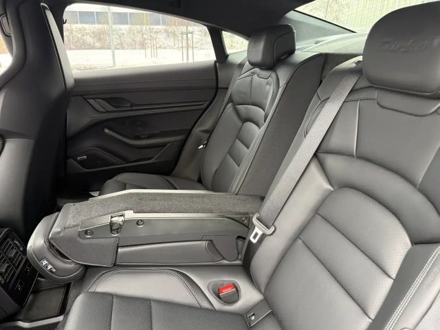 Porsche Taycan Turbo