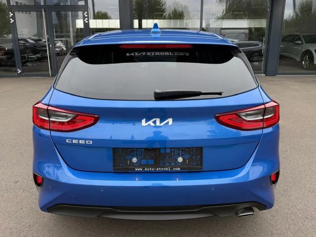 Kia Ceed Silber Voll-LED Scheinwerfer