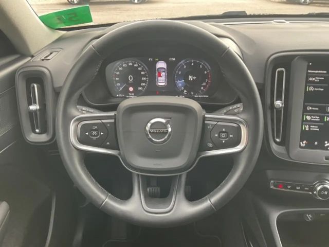 Volvo XC40 Core Momentum