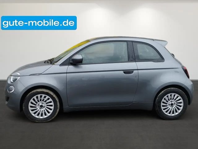 Fiat 500e Action