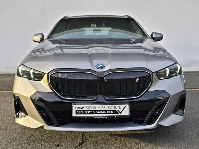BMW i5 eDrive40