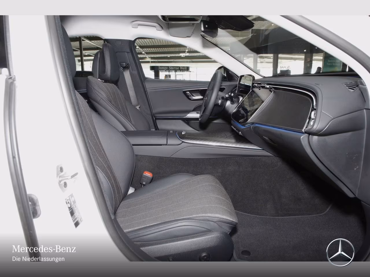 Mercedes-Benz E 220 AVANTGARDE E 220 d Sedan