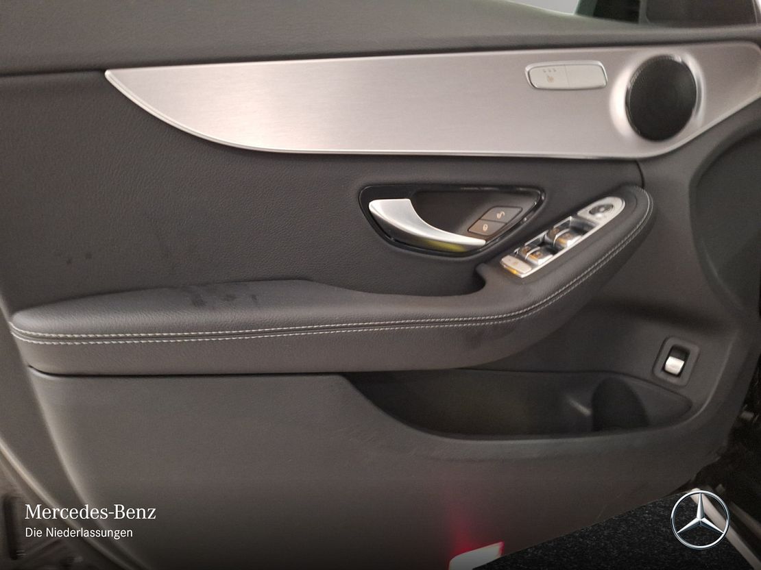 Mercedes-Benz C 200 Sedan