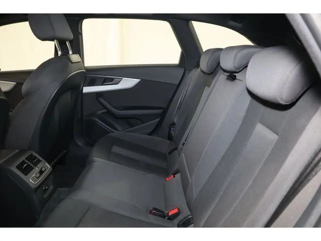 Audi A4 45 TFSI Avant Quattro