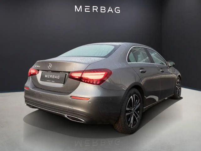 Mercedes-Benz A 200 A 200 d