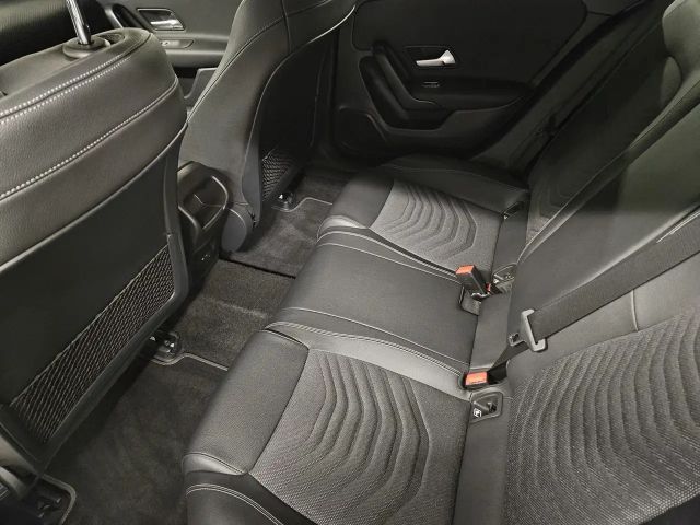 Mercedes-Benz A 180 A 180 d Hatchback