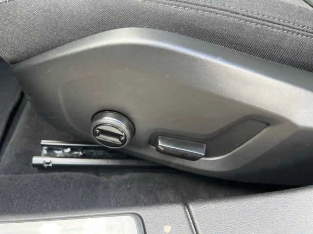 Volvo V60 Core Hybrid